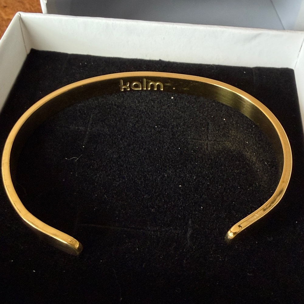Kalm Bracelet Your Natural Menopause Solution gold magnets bangle - Picture 2 of 10